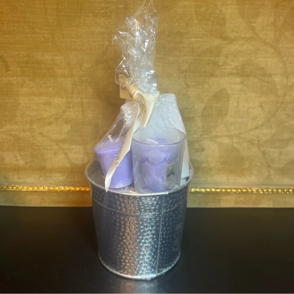 Yankee Candle Lilac Blossoms 3pc Gift Set 3.7oz Jar 2 Votives Glass Bucket New - Picture 2 of 8